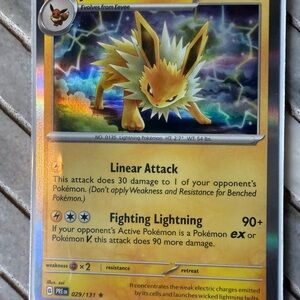 Pokemon Jolteon Card - Yellow and Silver